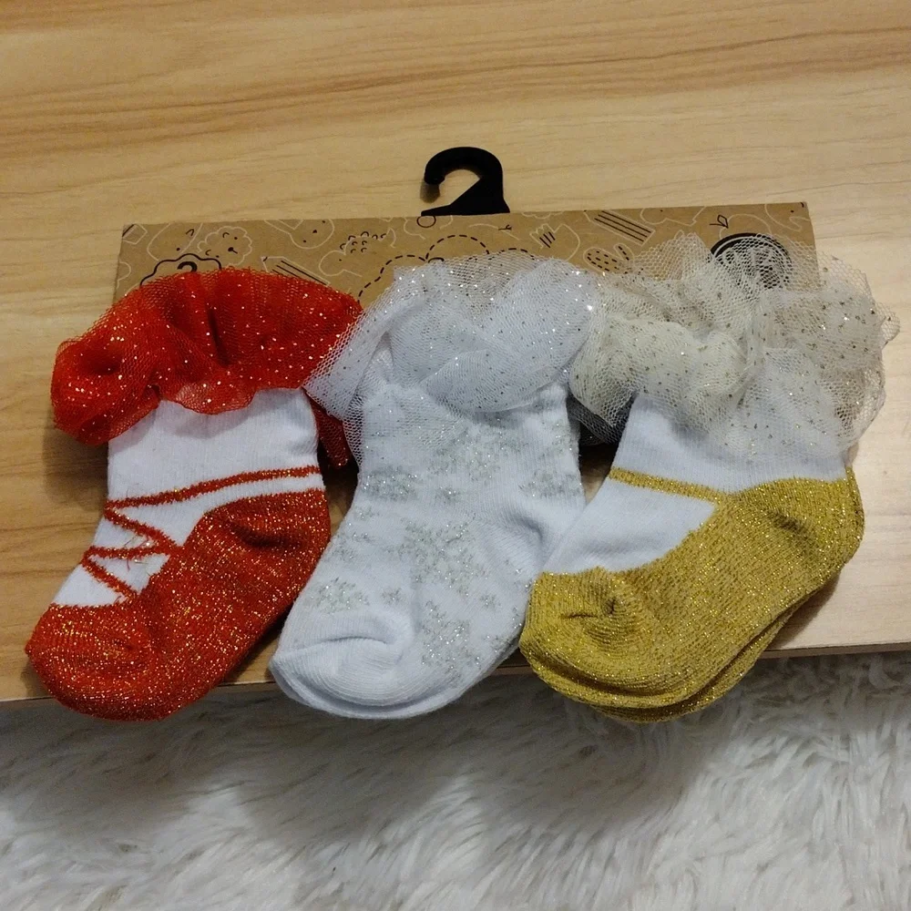 Baby Ruffle Novelty Socks 3 Pair 0-12 Months NWT